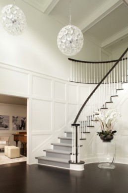 jwh custom molding details in foyer