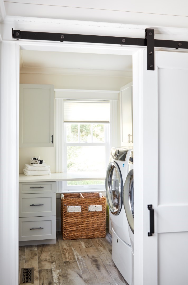 laundry & mudrooms : JWH Design & Cabinetry